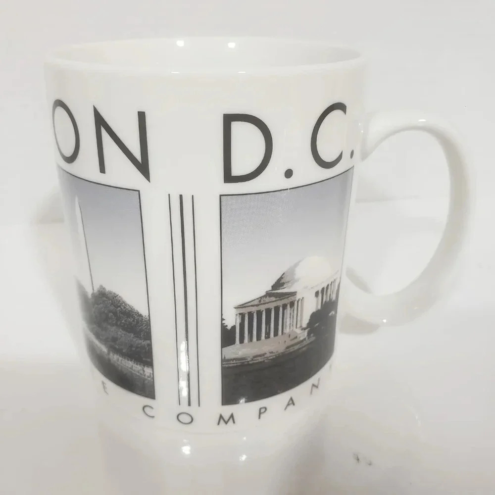 2003 Starbucks Barista Series City Scenes Washington DC Coffee Mug.